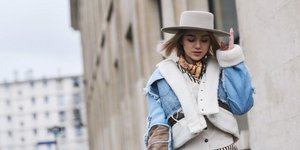 Μοντέλο με streetstyle /Φωτογραφία: Shutterstock