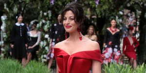 Η Δωροθέα Μερκούρη σε επίδειξη του Βασίλη Ζούλια/ Φωτογραφία: NDP Photo Agency