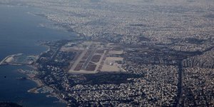Μετά τα τέλη Απριλίου μπουλντόζες στο Ελληνικό/ Φωτογραφία: EUROKINISSI- ΧΡΗΣΤΟΣ ΜΠΟΝΗΣ