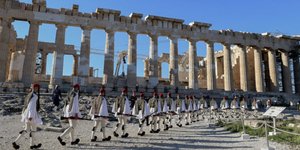 Επαρση της σημαίας στον Ιερό Βράχο της Ακρόπολης/ Φωτογραφίες: INTIME NEWS -ΠΑΝΑΓΙΩΤΟΠΟΥΛΟΣ ΝΙΚΟΣ