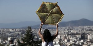 Πέταγμα χαρταετού στου Φιλοπάππου- Φωτογραφία: INTIME NEWS- ΤΖΑΜΑΡΟΣ ΠΑΝΑΓΙΩΤΗΣ