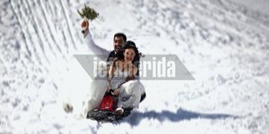 Το ζευγάρι έκανε μια ανατρεπτική φωτογράφιση γάμου