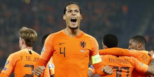 Τέσσερα γκολ η Ολλανδία