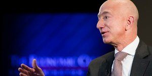 Ο Τζεφ Μπέζος (Φωτογραφία: AP Photo/Cliff Owen