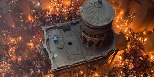 Το Αγιο Φως στην εκκλησία του Πανάγιου Τάφου