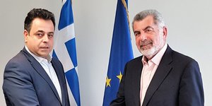 Ο Γιώργος Κασσάρας με τον Νεκτάριο Σαντορινιό
