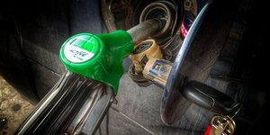 Όμηροι της υψηλής φορολογίας στα καύσιμα τα νοικοκυριά -Eurokinissi