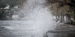 Συνεχίζονται τα προβλήματα από τους ισχυρούς βοριάδες/ Φωτογραφία: EUROKINISSI- ΘΑΝΑΣΗΣ ΚΑΛΛΙΑΡΑΣ