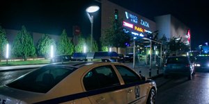 Νεκρή η γυναίκα που έπεσε από τον 3o όροφο εμπορικού κέντρου /Φωτογραφία: Intimenews/ΚΑΠΑΝΤΑΗΣ ΔΗΜΗΤΡΗΣ