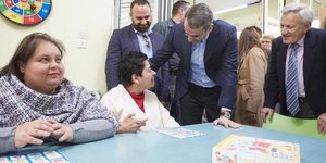 Ο Κυριάκος Μητσοτάκης σε Κέντρο Ειδικής Αγωγής στην Κέρκυρα/ Φωτογραφία: Twitter