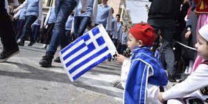 μικρά παιδιά στην παρέλαση της 25ης Μαρτίου/Φωτογραφία: Eurokinissi