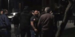 Πολίτες αποδοκιμάζουν δημοτικό σύμβουλο του ΣΥΡΙΖΑ στη Βέροια