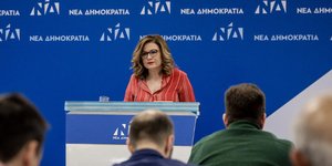 Η Μαρία Σπυράκη σε briefing με τους δημοσιογράφους / Φωτογραφία: Eurokinissi