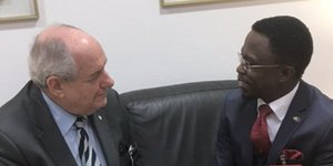Ο υφυπουργός Εξωτερικών Τέρενς Κουίκ από παλαιότερη συνάντησή του με τον Κενυάτη ομόλογό του- φωτογραφία twitter