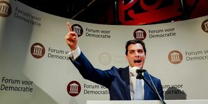 O ηγέτης του ακροδεξιού Φόρουμε για τη Δημοκρατία