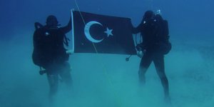 Οι Τούρκοι βατραχάνθρωποι στον βυθό της Σούδας / Φωτογραφία: Υπουργείο Αμυνας της Τουρκίας