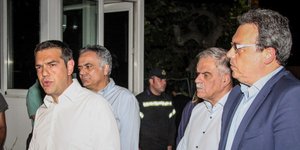 Ο Αλ. Τσίπρας στο Κέντρο Επιχειρήσεων το βράδυ της φονικής πυρκαγιάς στο Μάτι -(EUROKINISSI/ΣΩΤΗΡΗΣ ΔΗΜΗΤΡΟΠΟΥΛΟΣ) 