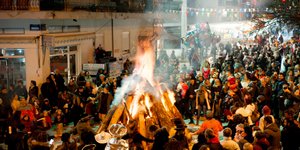 το έθιμο με τις φωτιές στα Γιάννενα/Φωτογραφία: IntimeNews