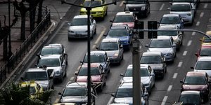 Κίνηση στους δρόμους (Φωτογραφία: EUROKINISSI/ ΓΙΑΝΝΗΣ ΠΑΝΑΓΟΠΟΥΛΟΣ)