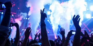 Εικόνα από νυχτερινό κέντρο /Φωτογραφία: Shutterstock