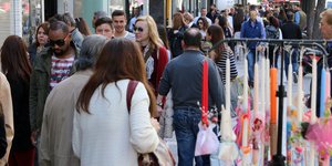 Πάσχα στη Θεσσαλονίκη, κόσμος, λαμπάδες