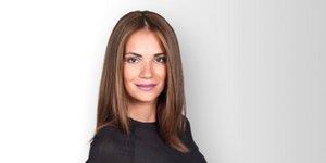 Η πρώην παρουσιάστρια του ΣΚΑΪ, Αννα Μπουσδούκου