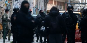 Επιχειρηση αστυνομίας στα Εξάρχεια