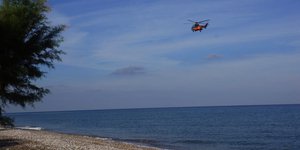 Ερευνες από ελικόπτερο σε θαλάσσια περιοχή