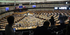 Ευρωκοινοβούλιο, εδρανα, σκιές 