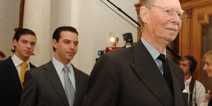 Ο Μέγας Δούκας του Λουξεμβούργου Ιωάννης με τα δύο του παιδια