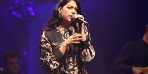 Η Κατερίνα Ντούσκα τραγουδάει