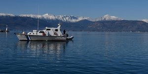 Λιμενικό σκάφος στη θάλασσα
