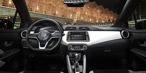 Το εσωτερικό του NISSAN Micra με το νέο αυτόματο κιβώτιο ταχυτήτων