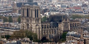 Η Παναγία των Παρισίων «λαβωμένη» από τη μεγάλη πυρκαγιά 