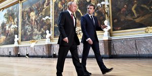 Βλαντιμιρ Πούτιν, Εμανουέλ Μακρον