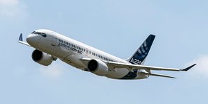 Αεροσκάφος Airbus A220 προσγειώνεται στο αεροδρόμιο της Τουλούζης