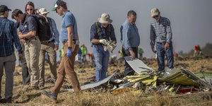 Ερευνες για την αεροπορική τραγωδία/Φωτογραφία: AP