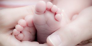 To αγοράκι και η μητέρα του χαίρουν άκρας υγείας