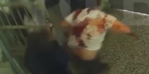 Στιγμιότυπο από το βίντεο δολοφονίας του Αλβανού κρατουμένου