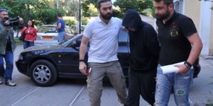 Δράκος Αμαρουσίου με κουκούλα