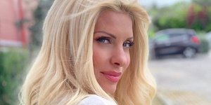 Ελένη Μενεγάκη ροζ χείλη 