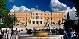 Ελληνική βουλή συντριβάνια