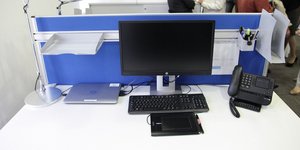 Υπολογιστής σε θέση εργασίας 