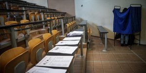 Παραβάν και ψηφοδέλτια σε φοιτητικές εκλογές