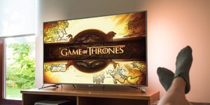 Τηλεθεατής παρακολουθεί Game of Thrones