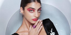 H Eιρήνη Καζαριάν σε φωτογράφιση