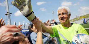 Ο 73χρονος τερματοφύλακας έσπασε ρεκόρ καθώς έπαιξε σε επίσημο ματς του Ισραήλ