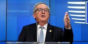 Ζαν Κλοντ Γιούνκερ μαύρο σακάκι brexit