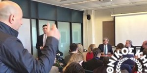Τα άκουσε ο Κατρούγκαλος στο Πανεπιστήμιο Κολούμπια για την Συμφωνία των Πρεσπών -«Προδοσία!»