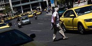 Στιγμιότυπο από το Σύνταγμα στο κέντρο της Αθήνας 